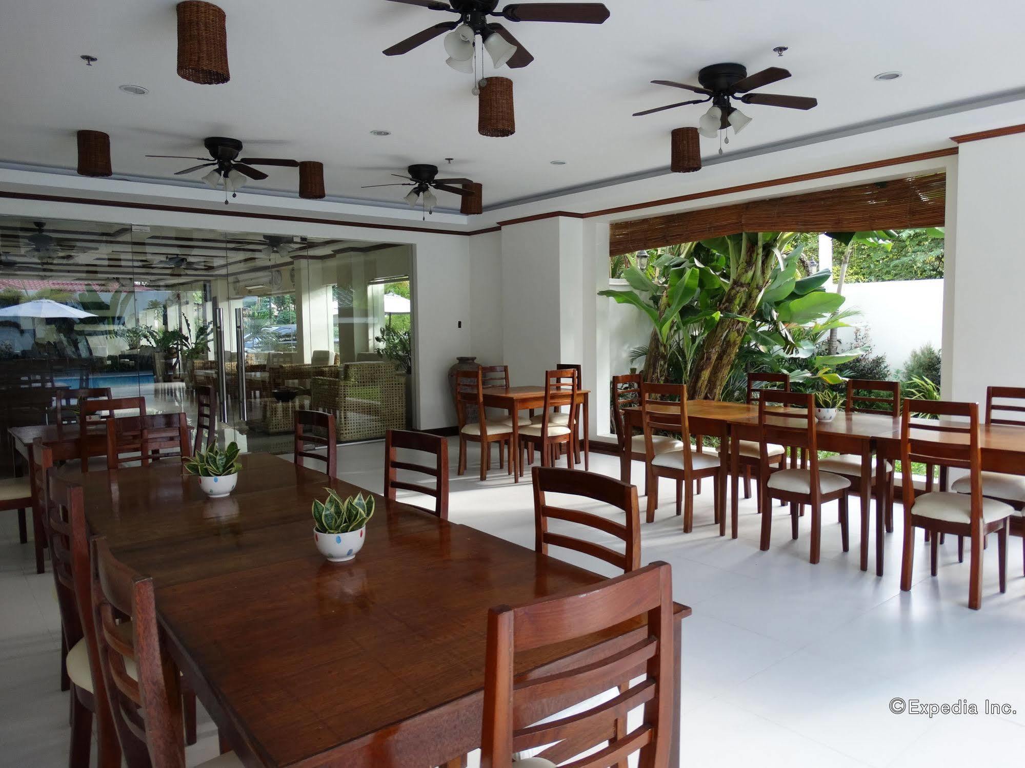 Ipil Suites Puerto Princesa Exterior foto