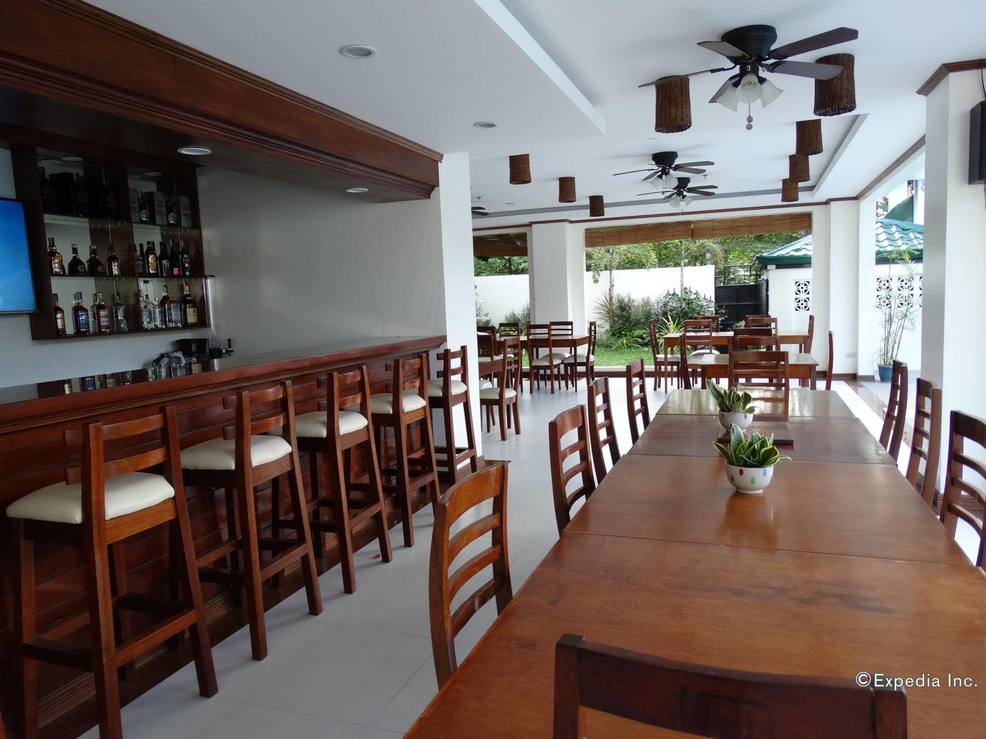 Ipil Suites Puerto Princesa Exterior foto