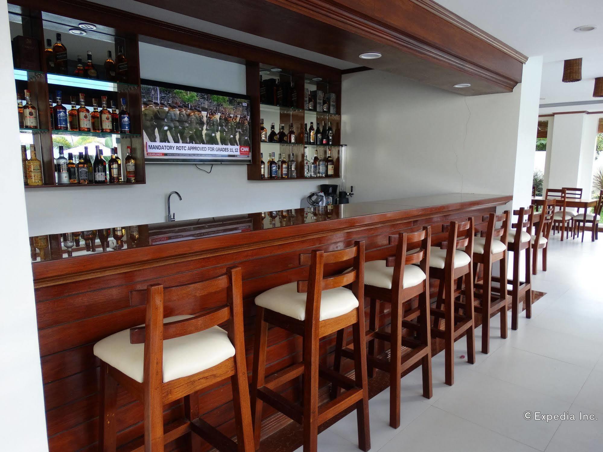Ipil Suites Puerto Princesa Exterior foto